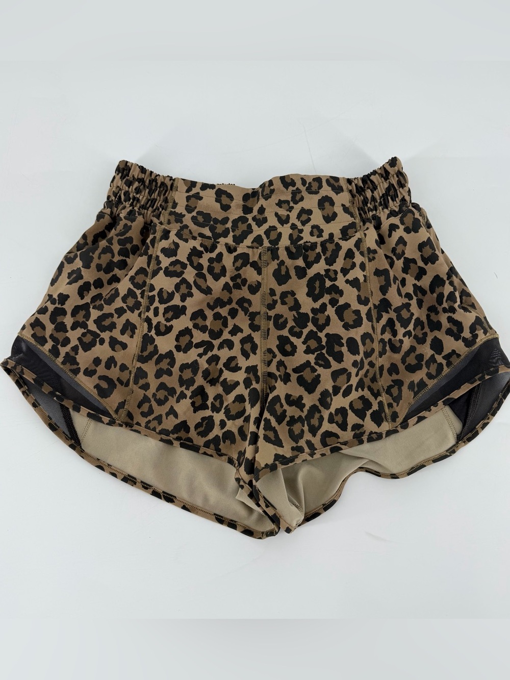 NWOT Lululemon 4 Leopard Print Hotty Hot Shorts 2.5" Inseam High Rise